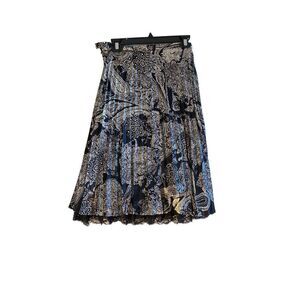 sassy women’s pleated lace, black and tan trim skirt, size medium